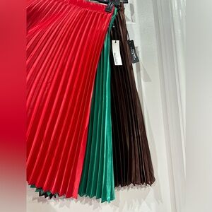 Pleated bundle midi with pleated skirt